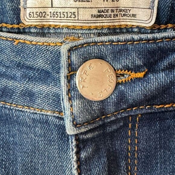 Free People Ankle Cropped Raw Hem Jeans in Blue Wash 28 - Picture 14 of 14